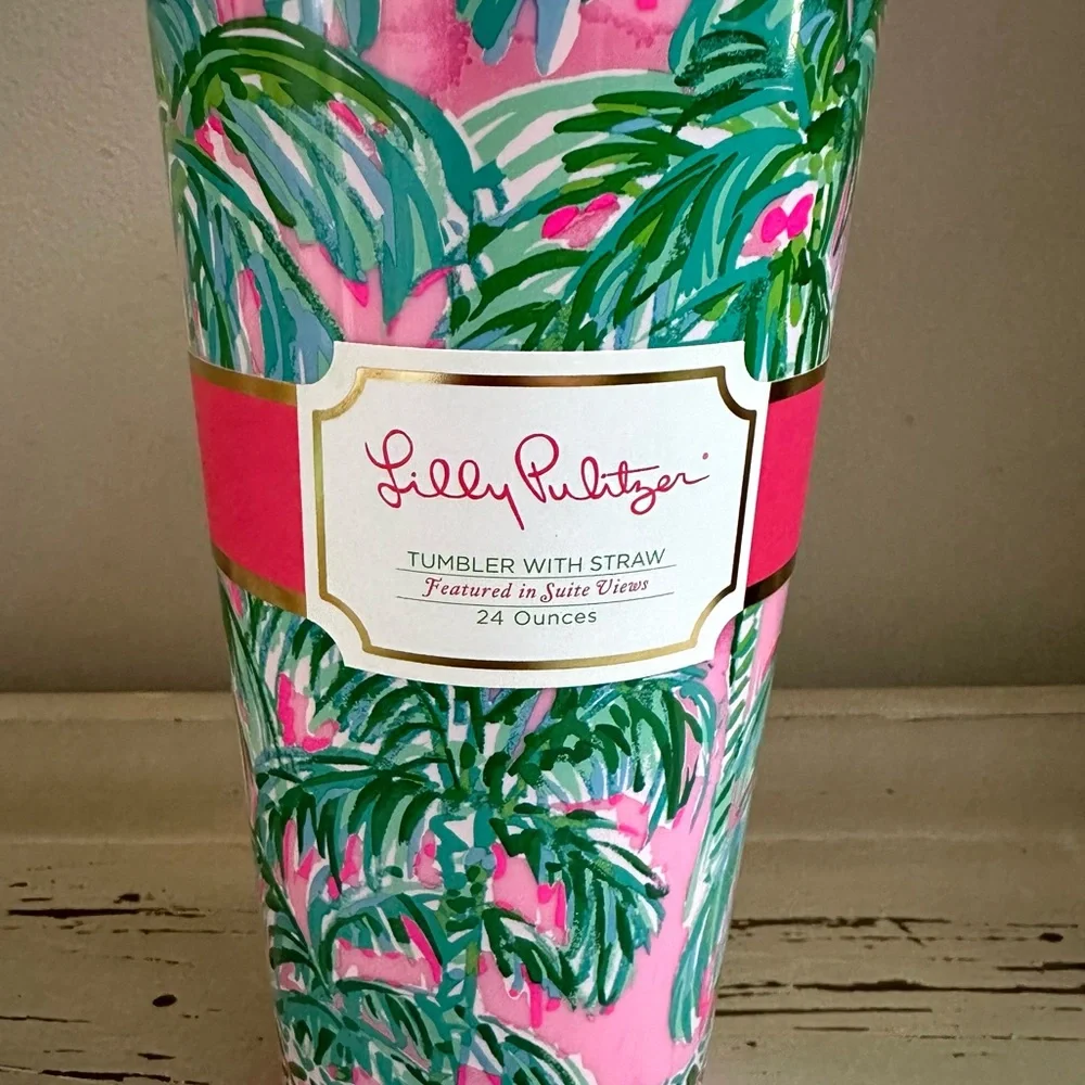 Lilly Pulitzer Tumbler with Straw Suite Views
